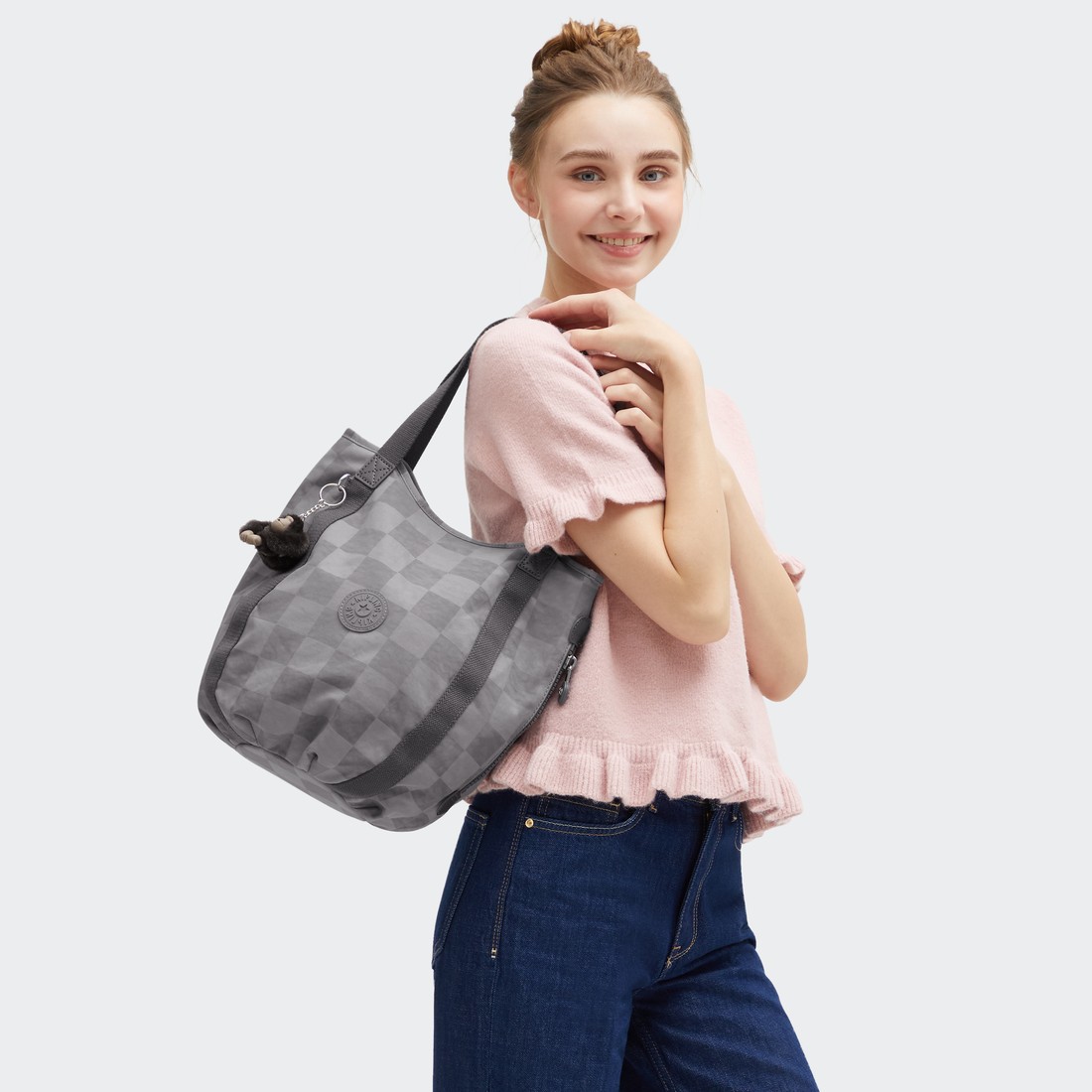 インバイティンググレーエンボス