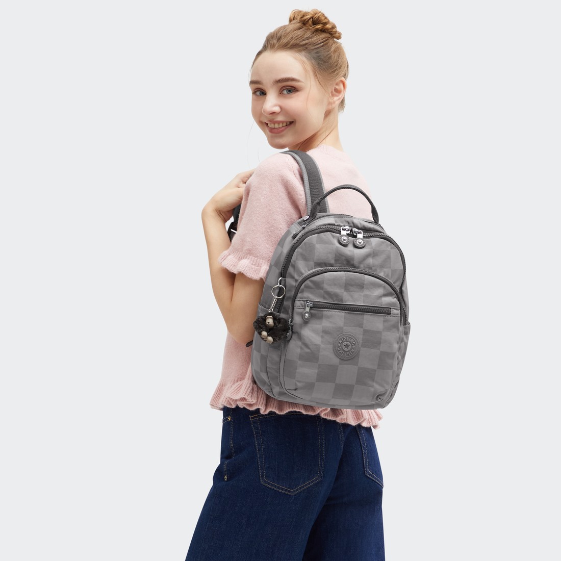 インバイティンググレーエンボス