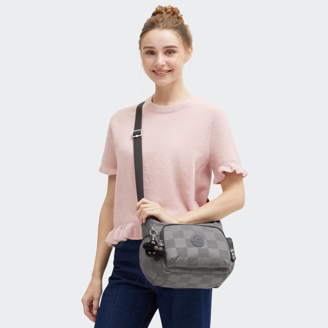 インバイティンググレーエンボス